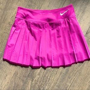 LIKE NEW Nike Court Victory Dri-Fit Flouncy Pleated Tennis Skirt Skort XS Pink